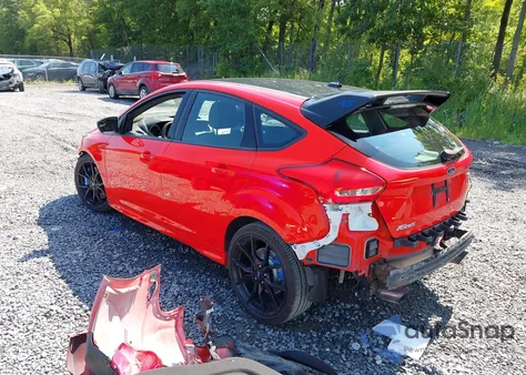 2018 Ford Focus Rs из США, поврежденный, VIN WF0DP3TH7J4127724